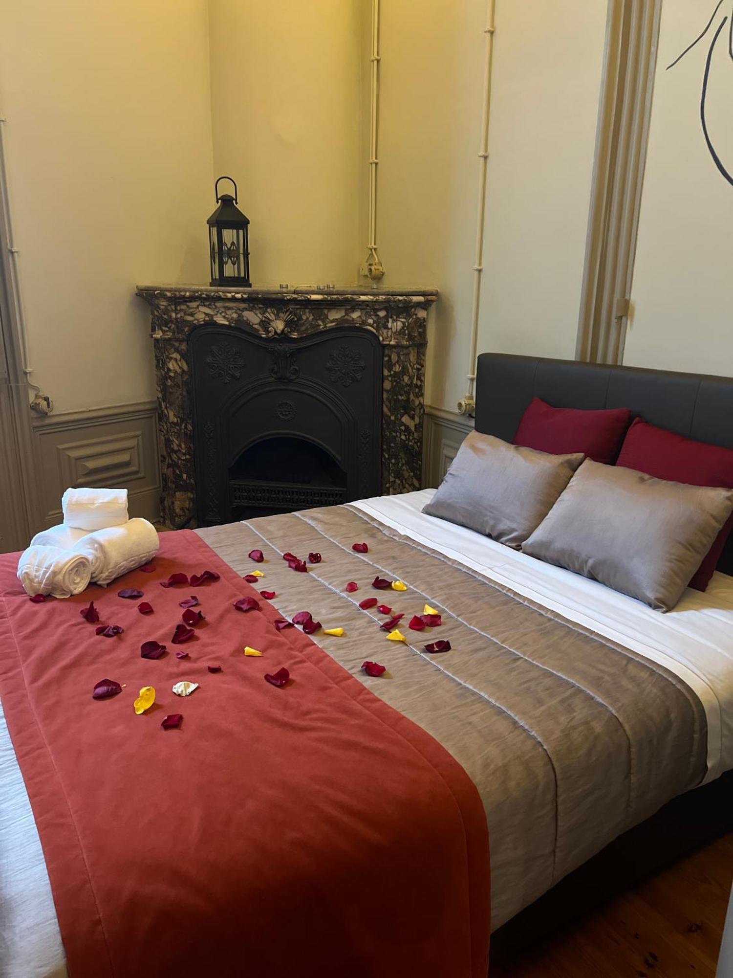 Serenata Hotel & Hostel コインブラ エクステリア 写真