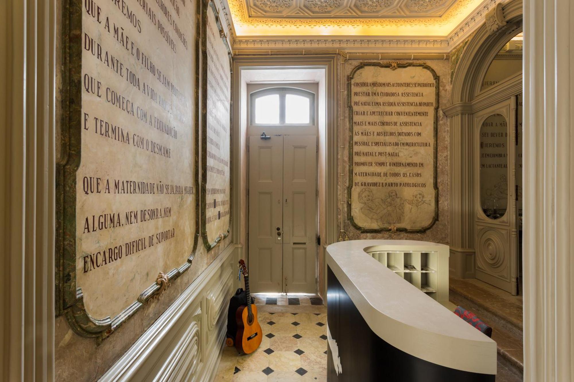 Serenata Hotel & Hostel コインブラ エクステリア 写真