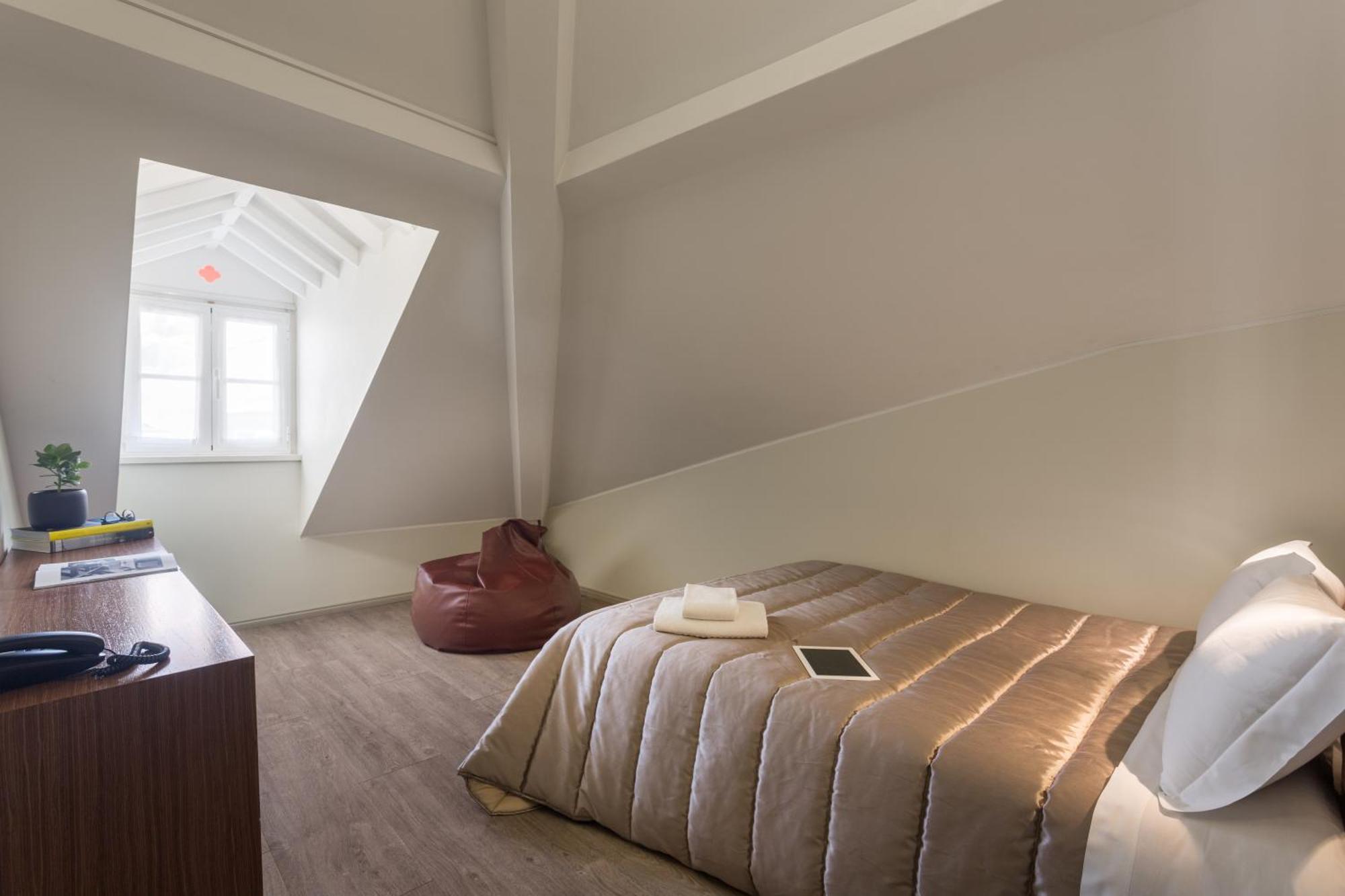 Serenata Hotel & Hostel コインブラ エクステリア 写真